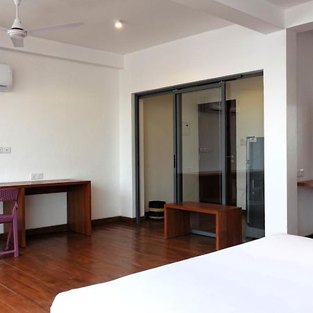 Hotel J Negombo Exterior photo