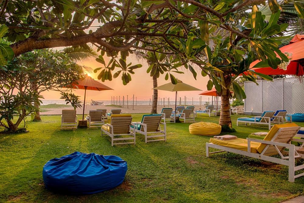 Hotel J Negombo Exterior photo