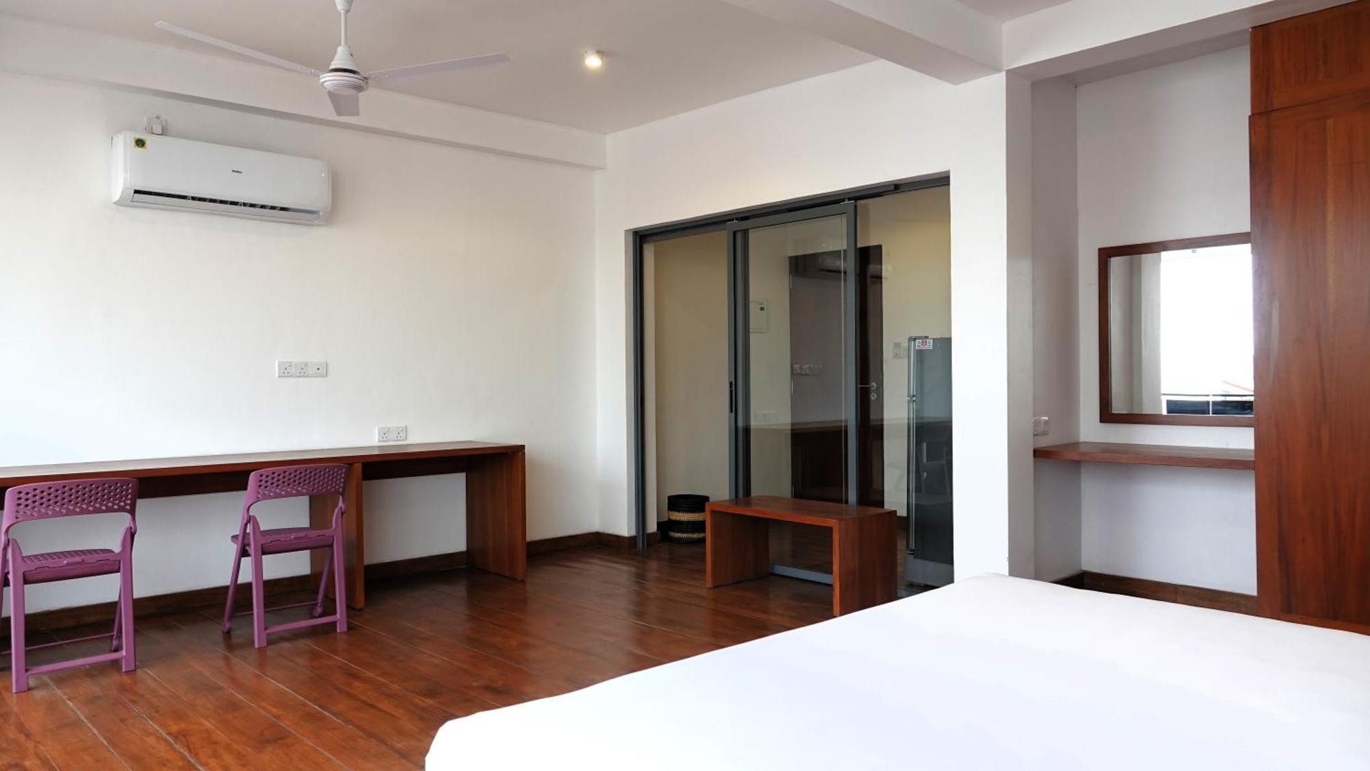 Hotel J Negombo Exterior photo