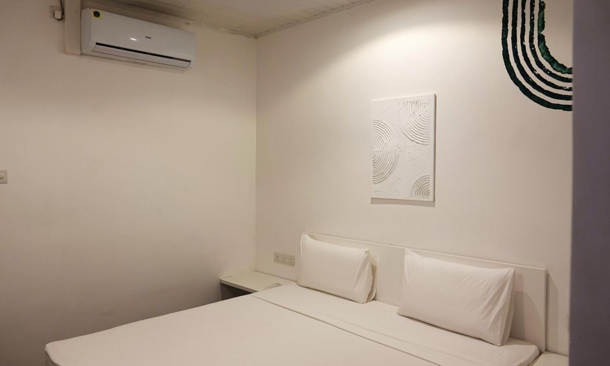 Hotel J Negombo Exterior photo