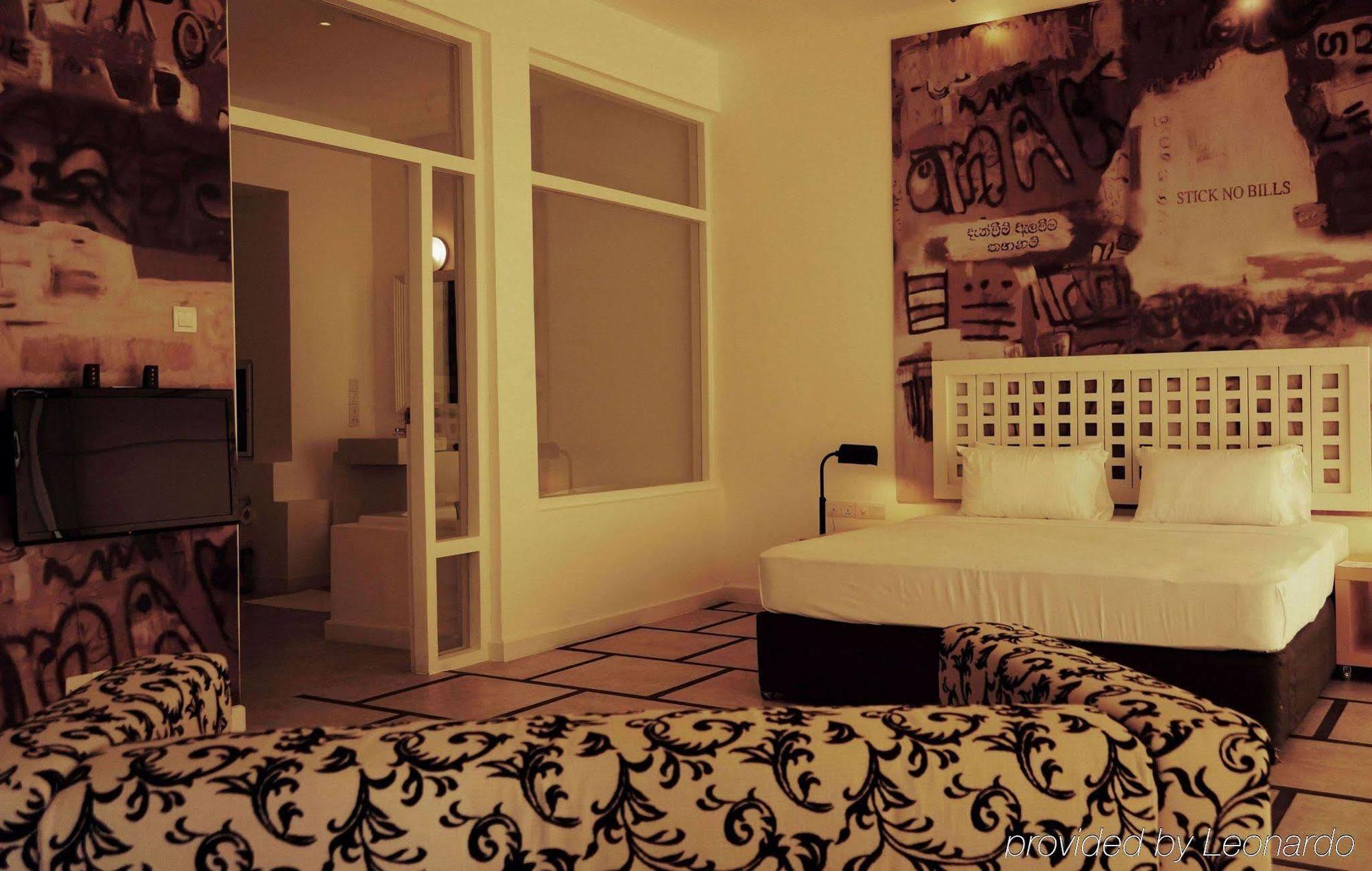 Hotel J Negombo Exterior photo